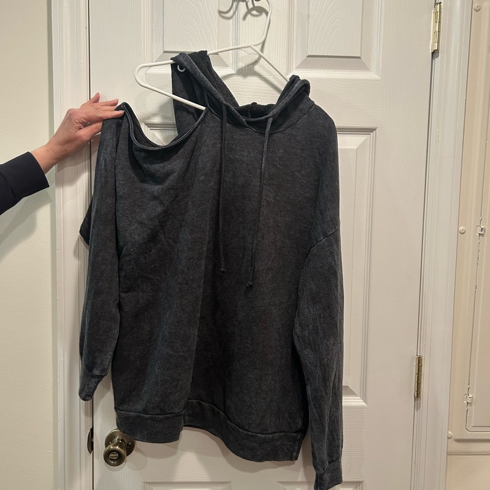 Oversized cold shoulder sweatshirt